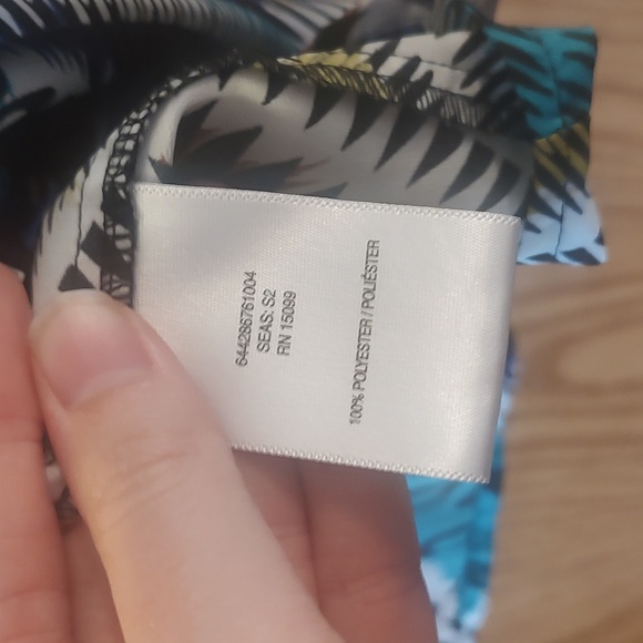 Pretty Shirt Size XL. - Picture 4 of 5